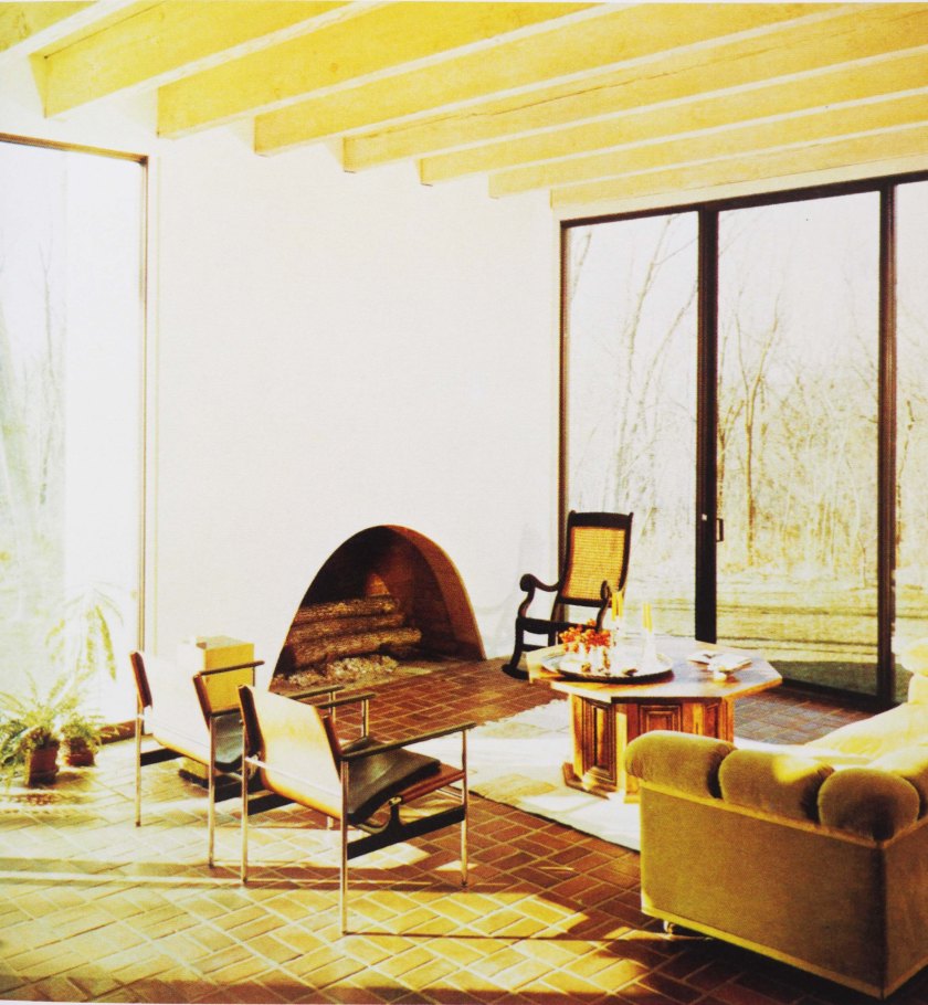 House at Des Moines. Architect John D. Bloodgood.